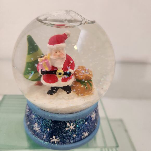 Christmas Snow Globe Featuring classic Santa - Picture 2 of 5